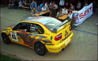 Setkn poadatel SEAT Rallye esk Krumlov v roce 2003